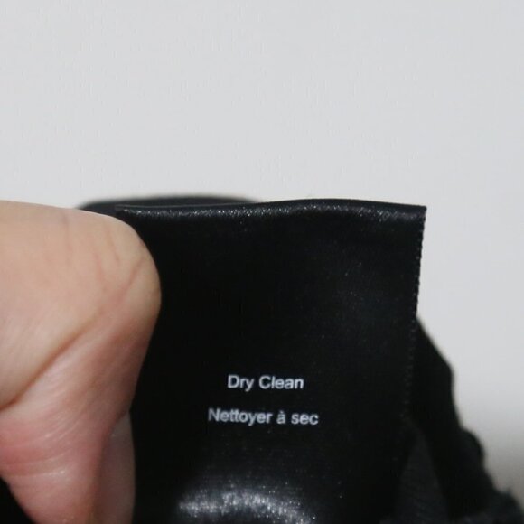 Aritzia Babaton Reagan Lyocell Relaxed Fit Slim Leg Cargo Pants Black - Picture 4 of 9